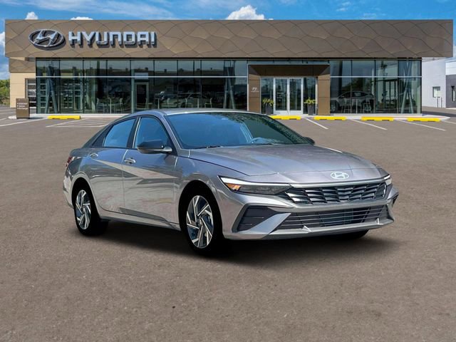 New 2025 Hyundai Elantra Sport image 12
