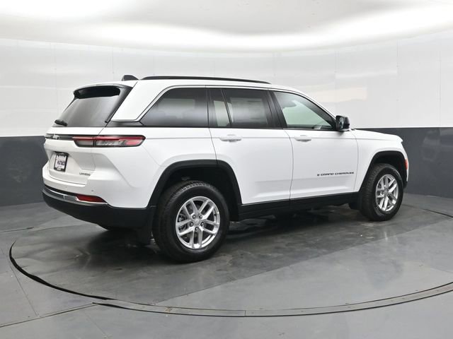 New 2025 Jeep Grand Cherokee Laredo image 4