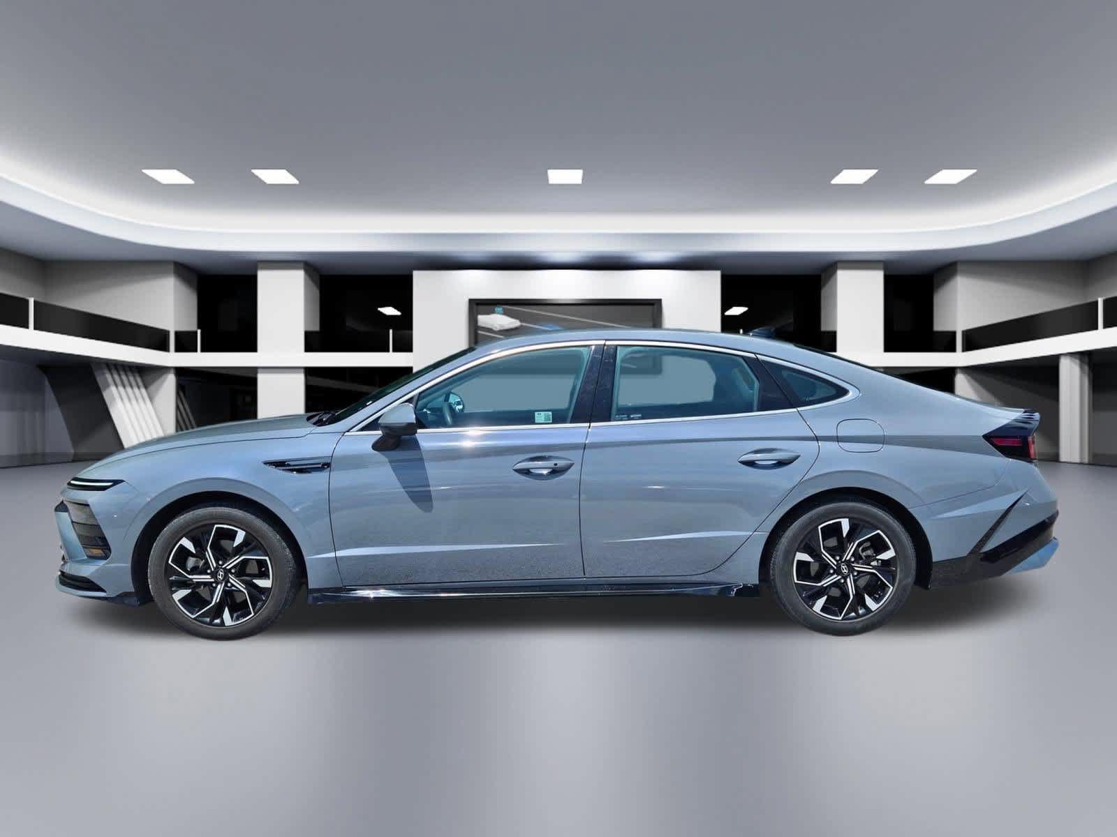Used 2024 Hyundai Sonata SEL FWD image 3