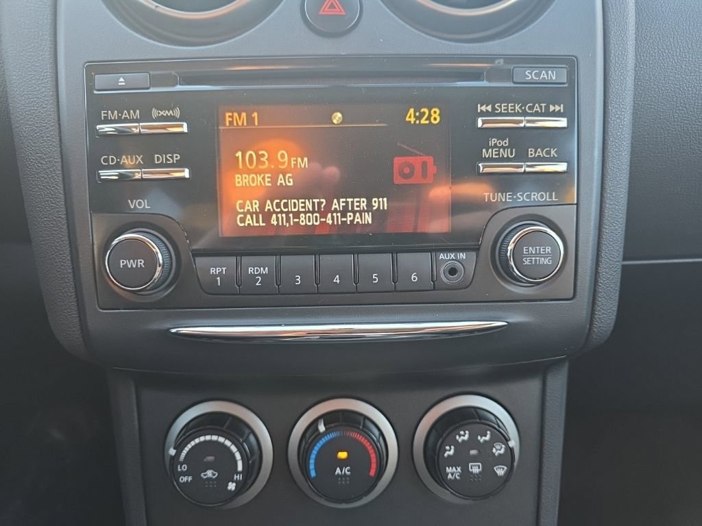 Used 2012 Nissan Rogue SV image 26