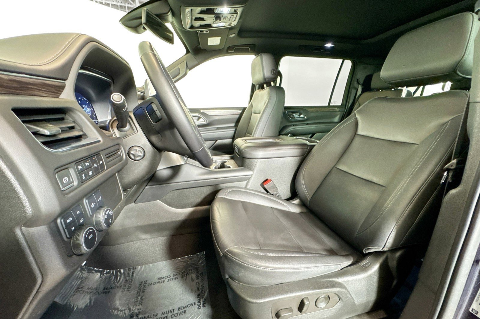 Used 2022 Chevrolet Suburban LT w/ Luxury Package image 19