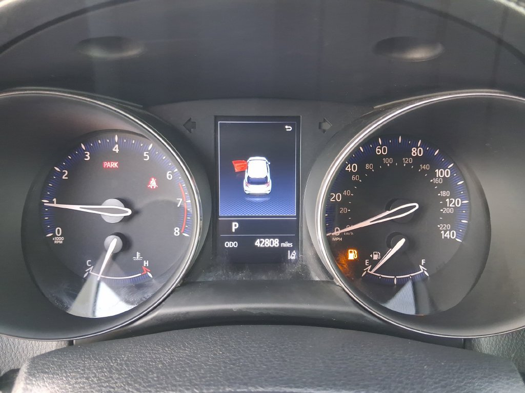 Used 2021 Toyota C-HR LE FWD image 18