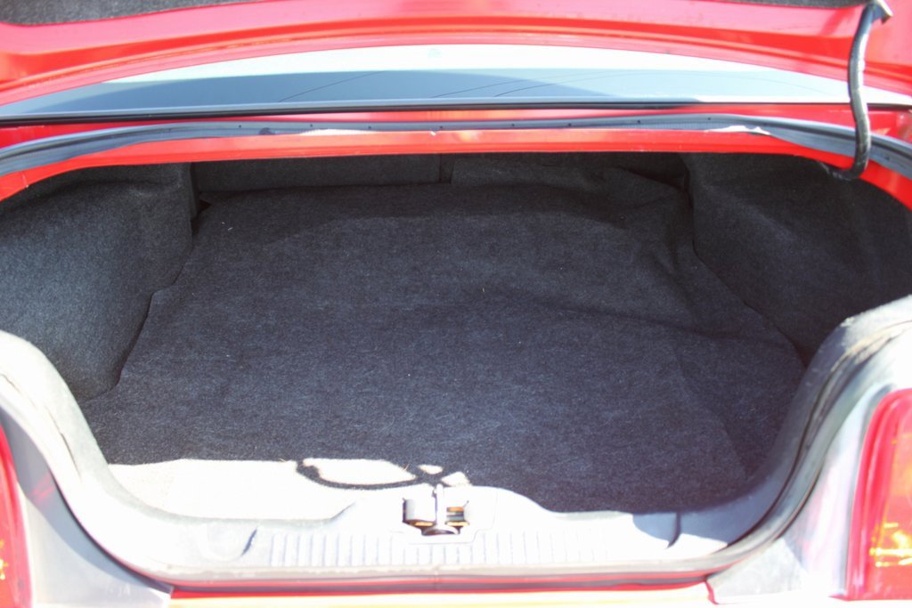 Used 2011 Ford Mustang Premium image 17