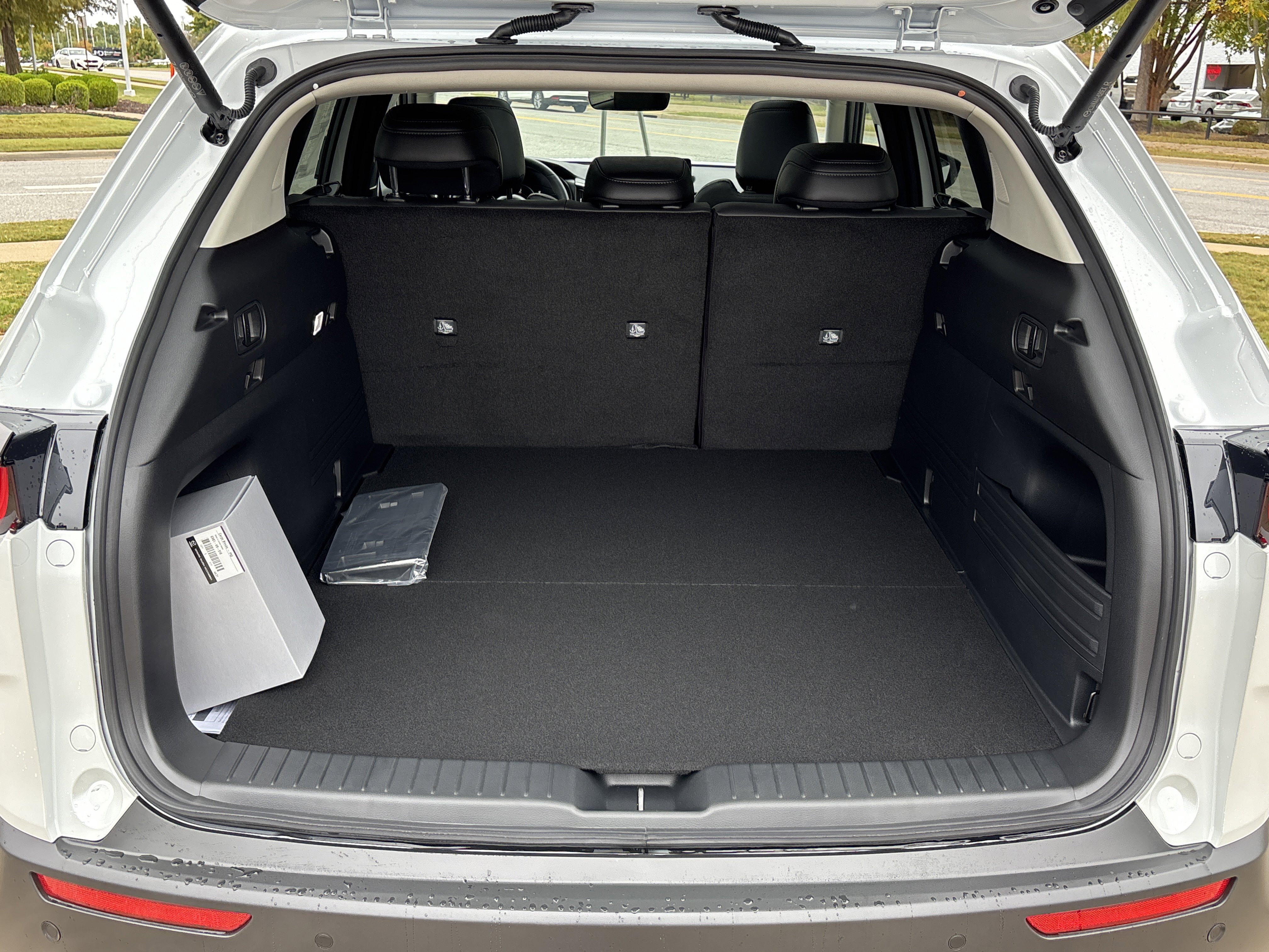 New 2026 MAZDA CX-50 AWD 2.5 Hybrid w/ Cargo Package image 8