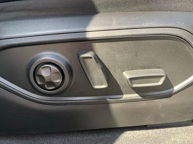 Used 2022 Jeep Grand Cherokee L Limited w/ Luxury Tech Group II image 16