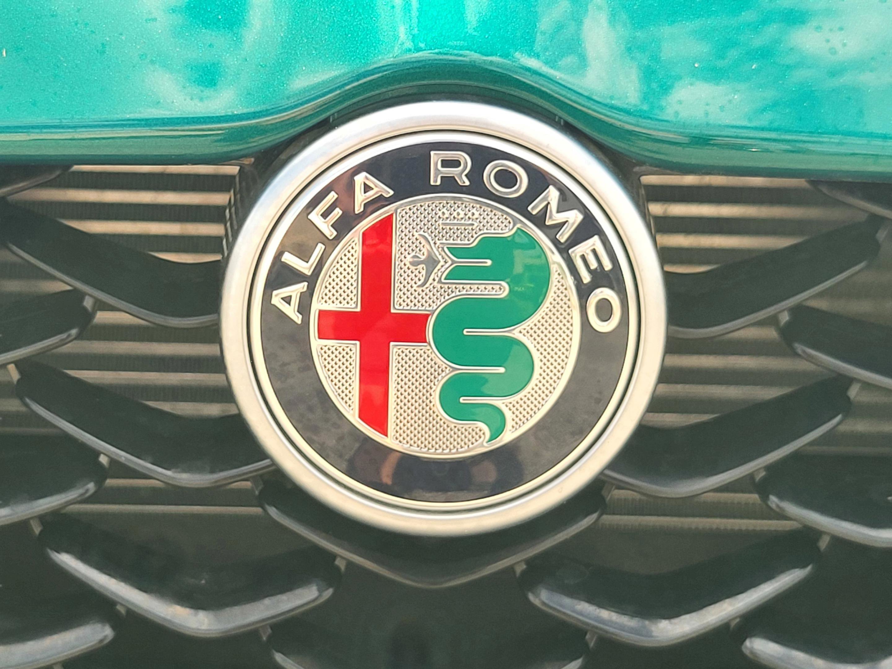 New 2025 Alfa Romeo Giulia w/ Driving Assist Package RWD image 12