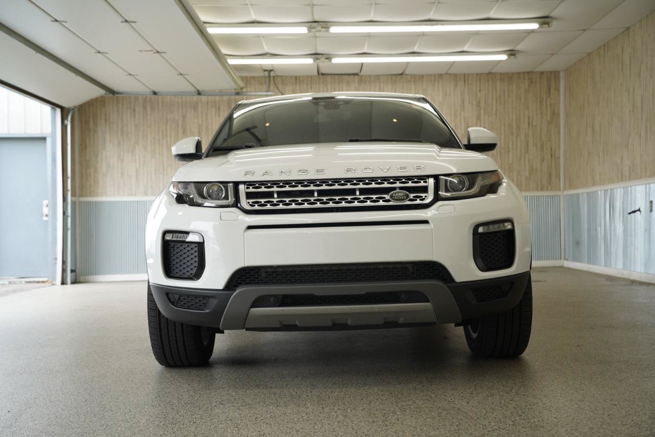 Used 2017 Land Rover Range Rover Evoque SE AWD/4WD image 2
