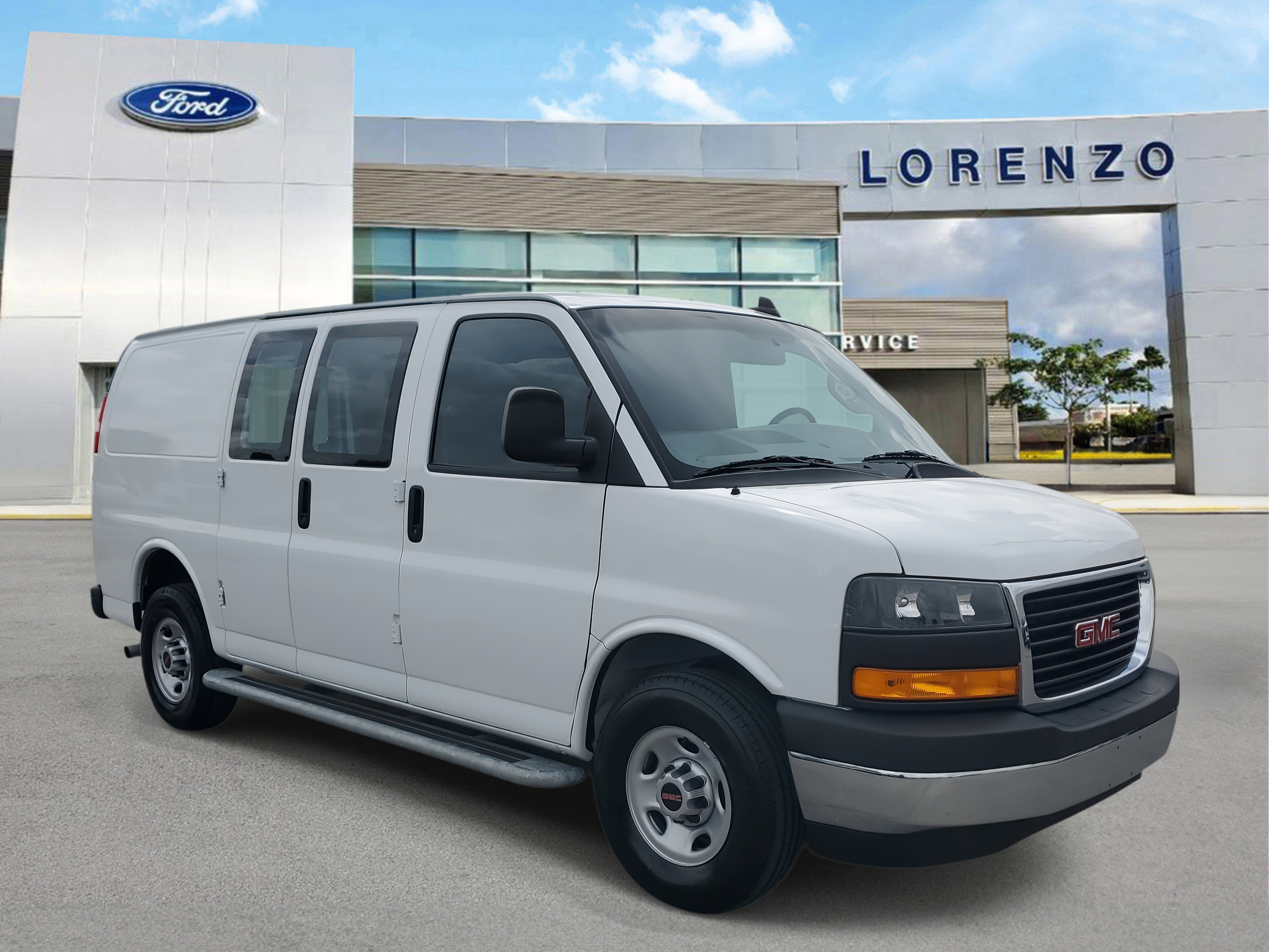 Used 2023 GMC Savana 2500 w/ Driver Convenience Package image 3