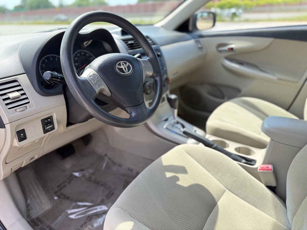 Used 2012 Toyota Corolla LE FWD image 24