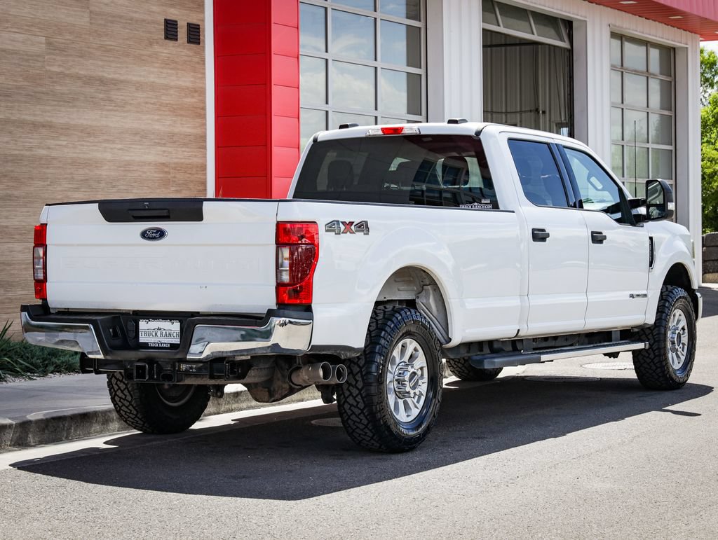 Used 2022 Ford F350 XLT AWD/4WD image 3