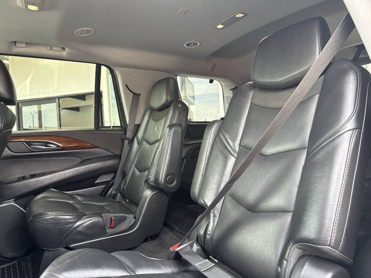 Used 2018 Cadillac Escalade Luxury AWD/4WD image 24