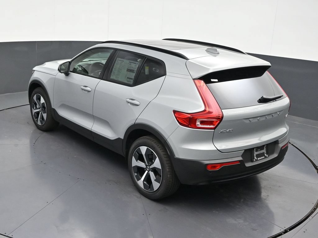 New 2026 Volvo XC40 B5 Plus w/ Protection Package Premier AWD/4WD image 17