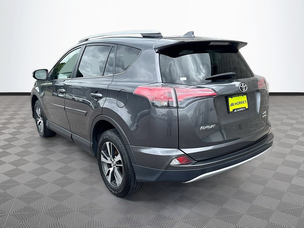 Used 2017 Toyota RAV4 XLE AWD/4WD image 32
