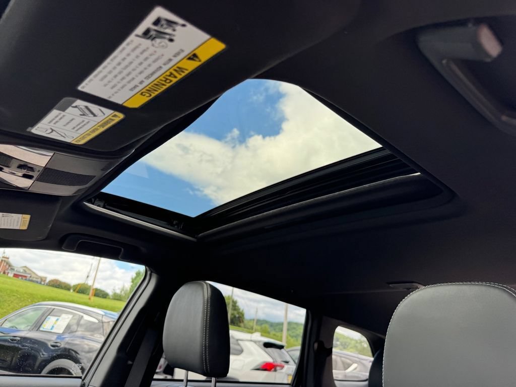 Used 2020 Mitsubishi Outlander 4WD Plug-In Hybrid image 17