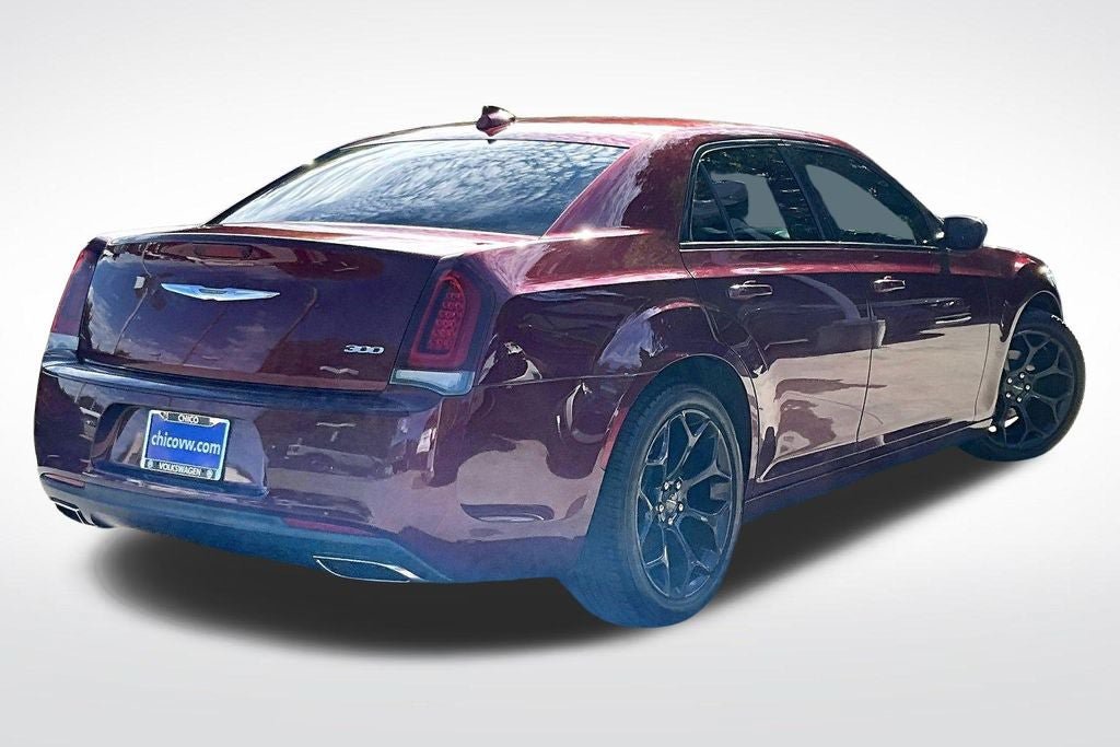 Used 2019 Chrysler 300 Touring w/ Sport Appearance Package RWD image 10