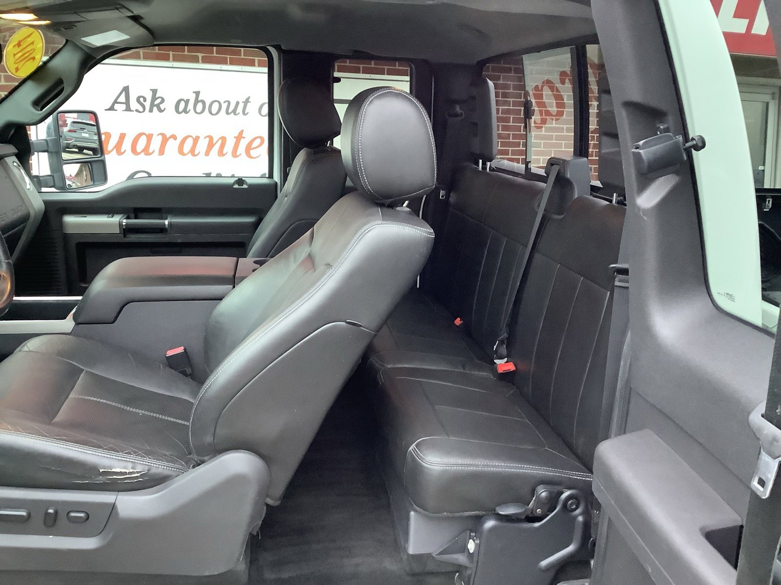 Used 2014 Ford F250 Lariat w/ Lariat Chrome Package image 8