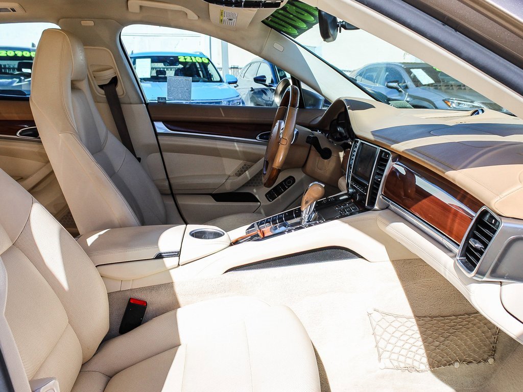 Used 2015 Porsche Panamera S image 18