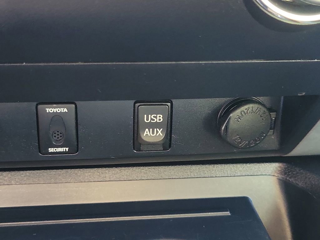 Used 2018 Toyota Tundra Limited w/ Limited Premium Package image 26