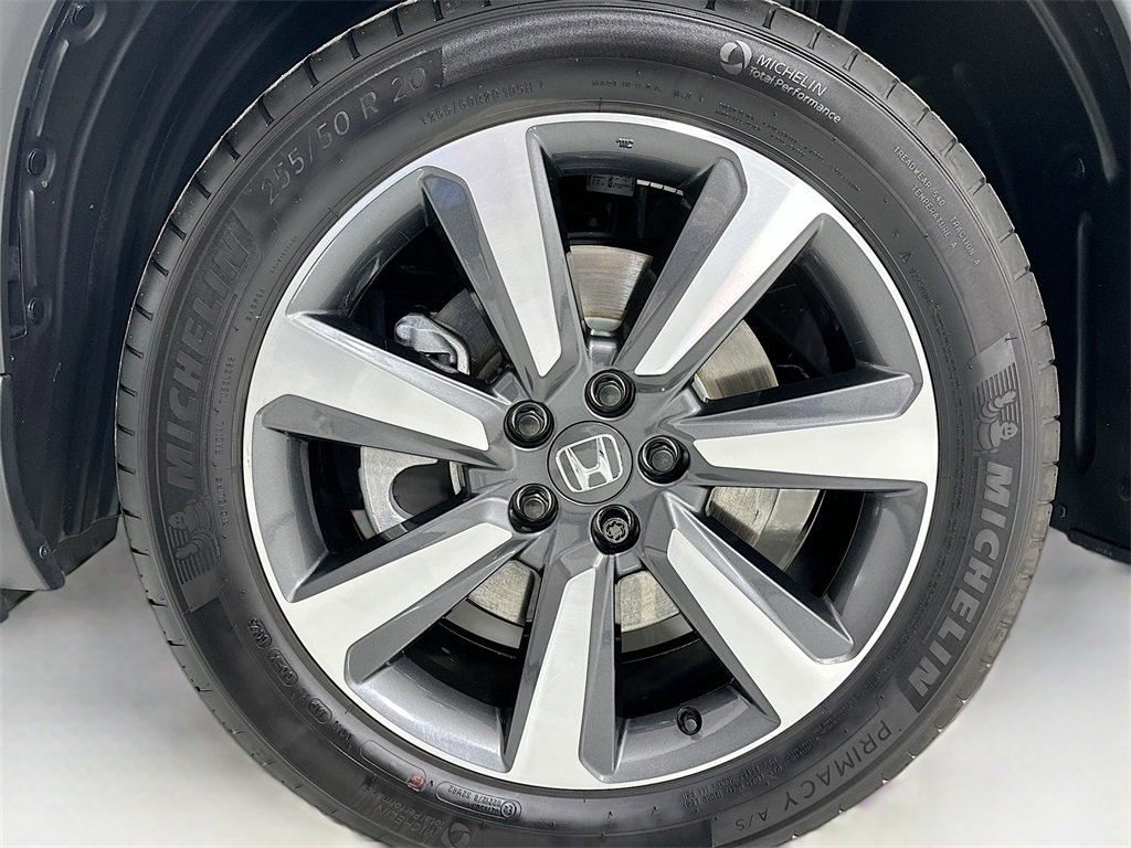 Certified 2025 Honda Pilot Touring image 12