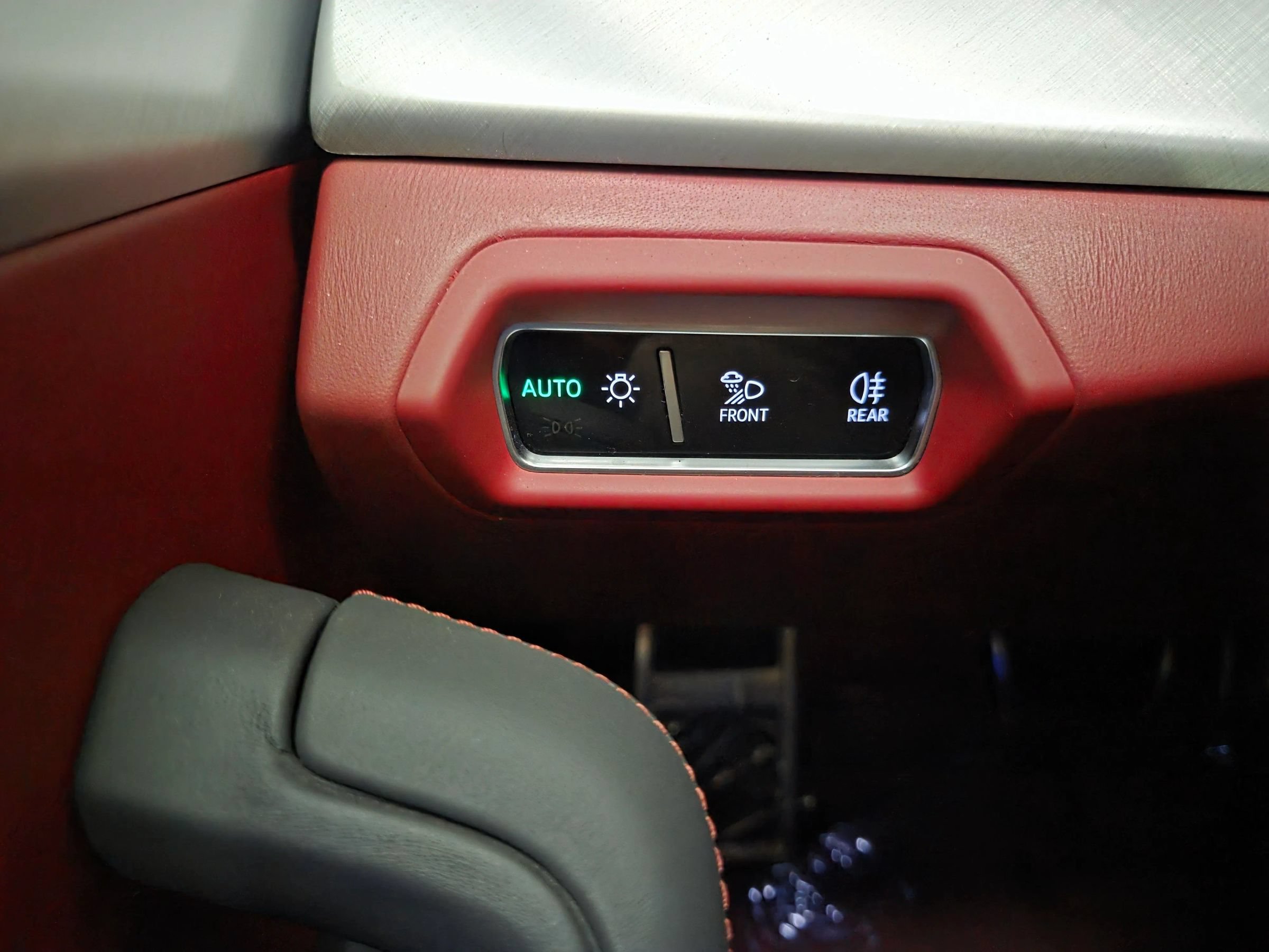 Used 2020 Lamborghini Urus AWD/4WD image 26