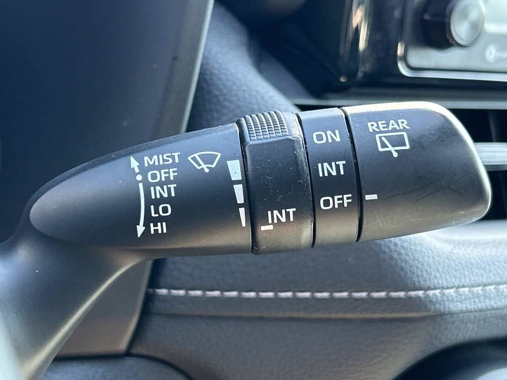 Used 2021 Toyota RAV4 XLE w/ Convenience Package FWD image 34