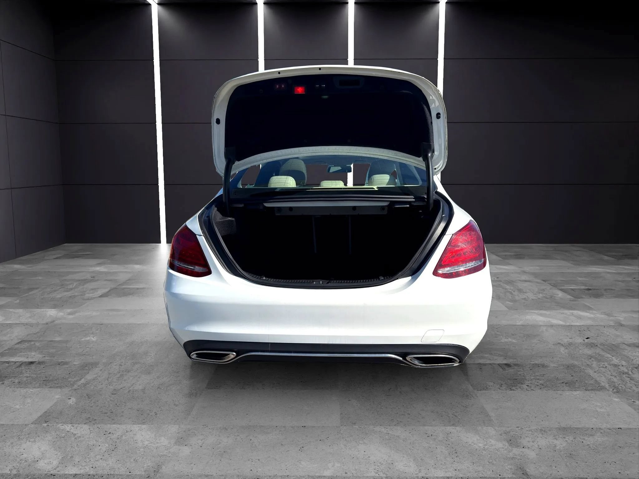 Used 2017 Mercedes-Benz C 300 4MATIC Sedan image 9