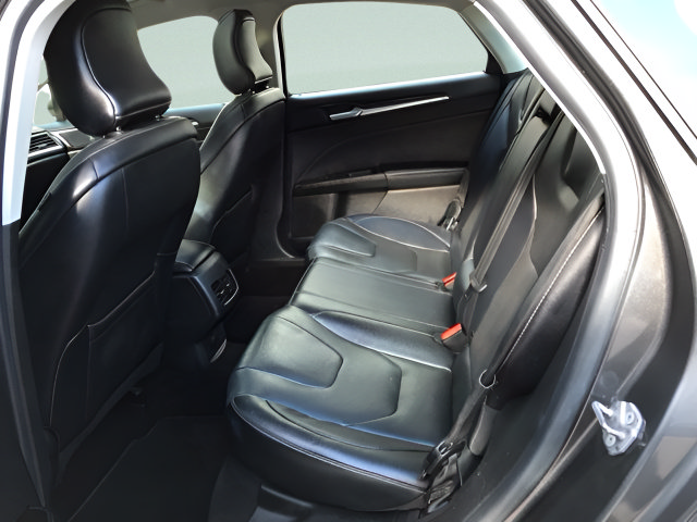 Used 2019 Ford Fusion Energi Titanium FWD image 9