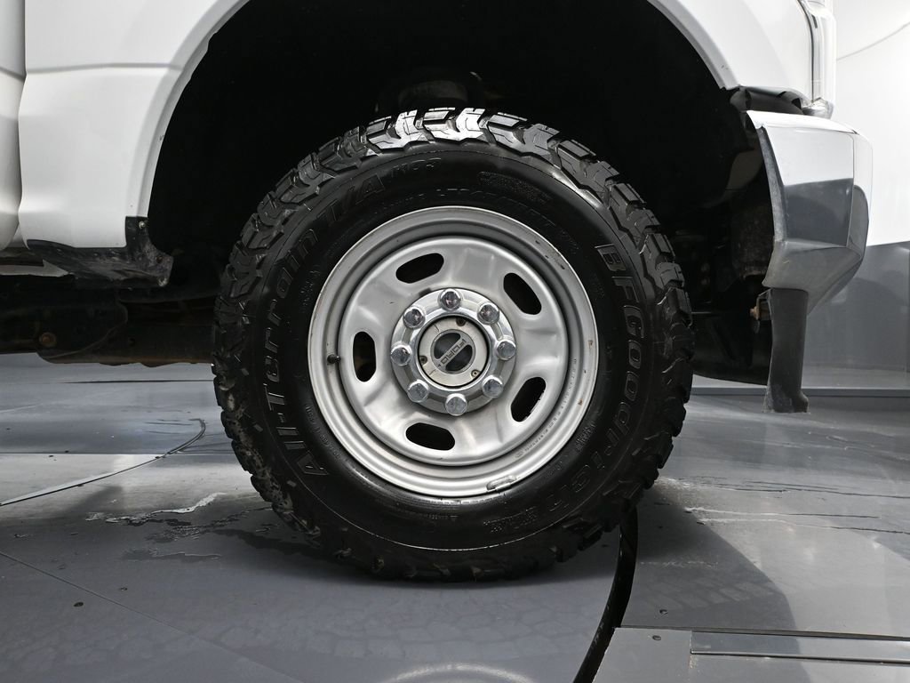 Used 2022 Ford F250 XL w/ Power Equipment Group image 17
