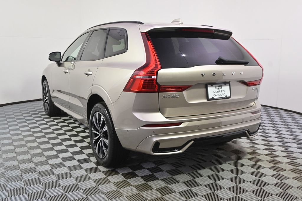 Used 2025 Volvo XC60 B5 Plus image 4