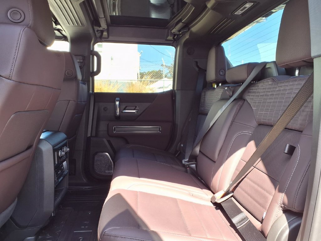 New 2026 GMC Hummer EV 4x4 Crew Cab image 12