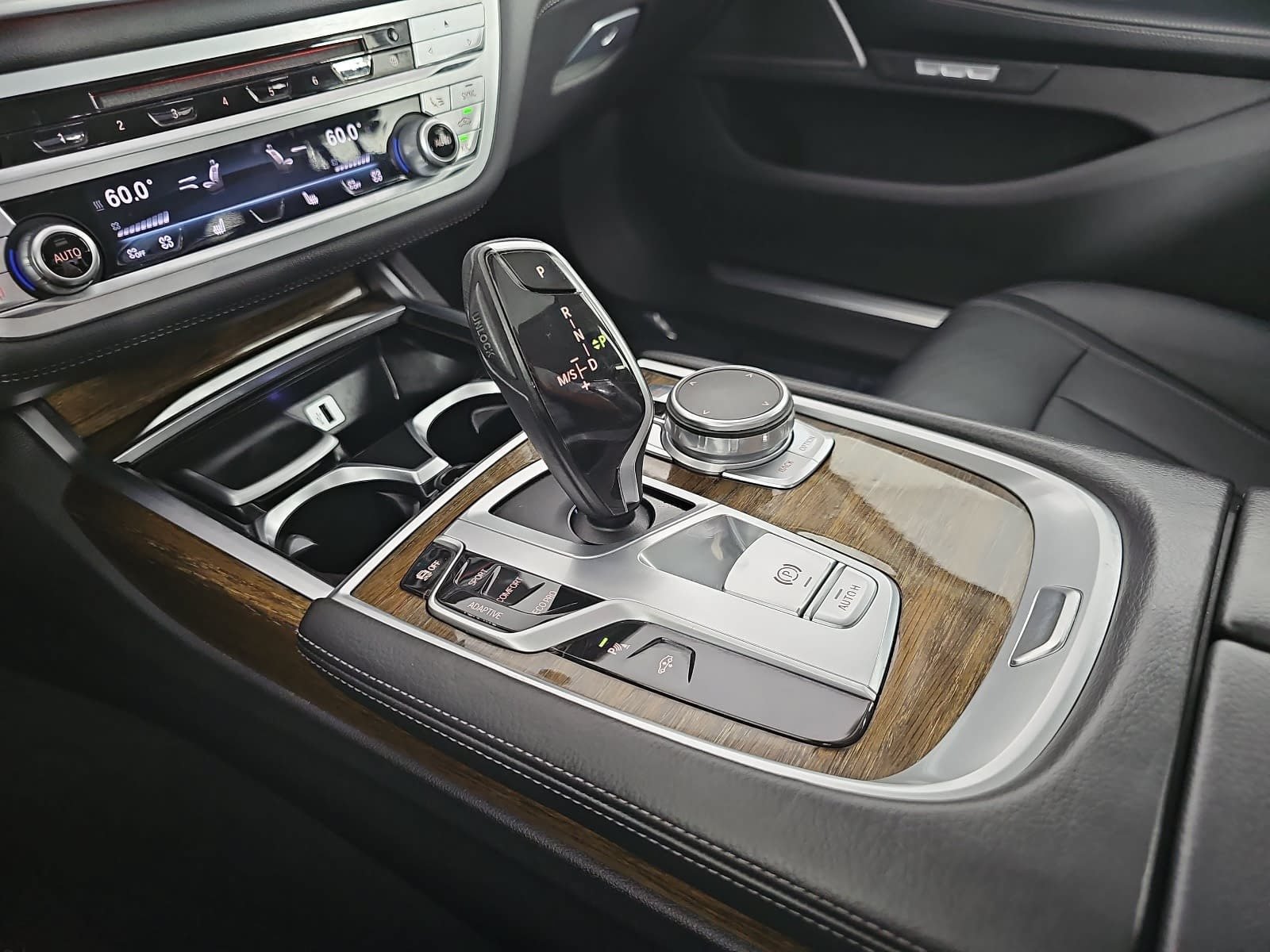 Used 2018 BMW 740i w/ Driver Assistance Package RWD image 25