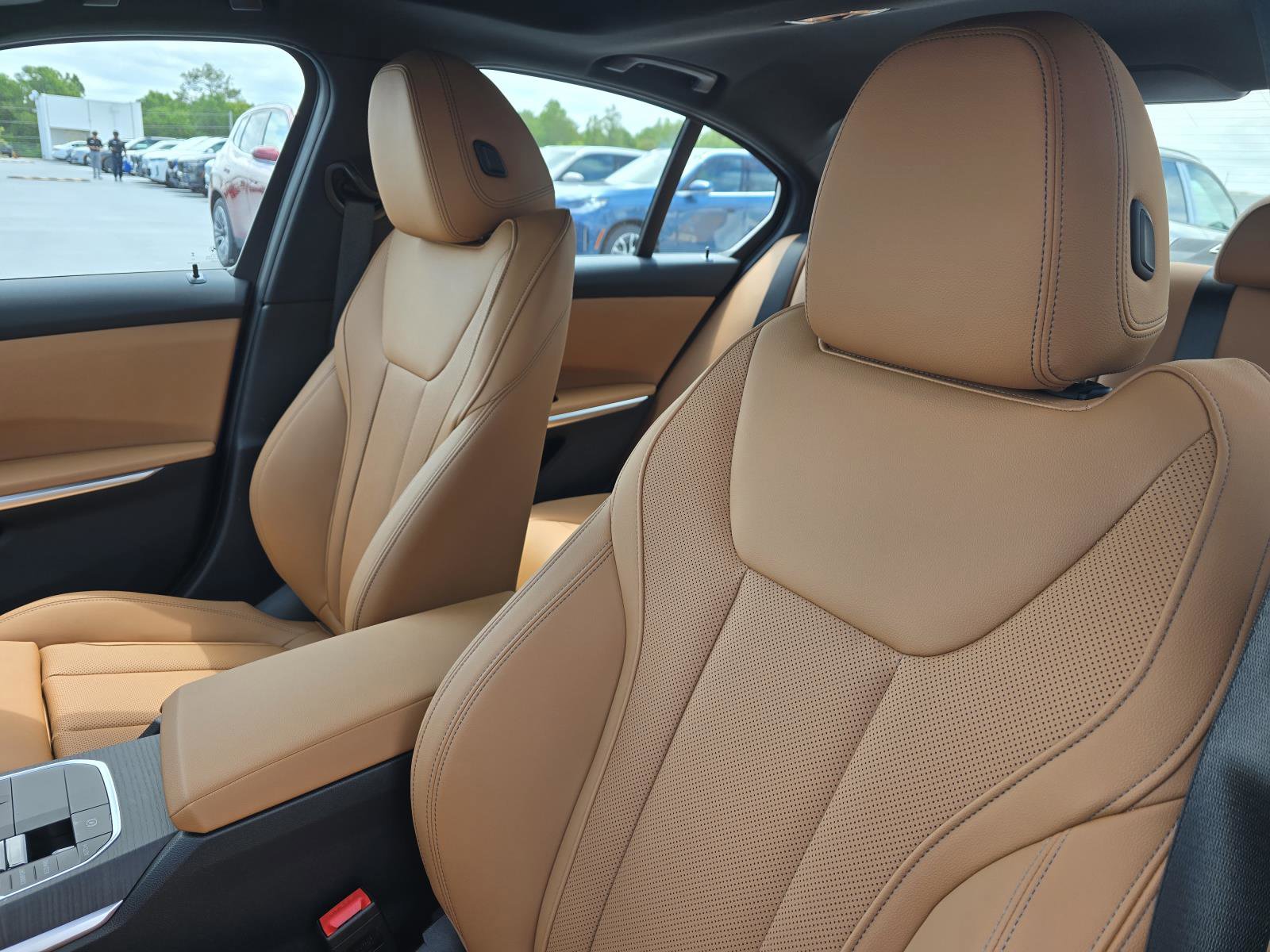 New 2026 BMW 330i Sedan w/ M Sport Package RWD image 6