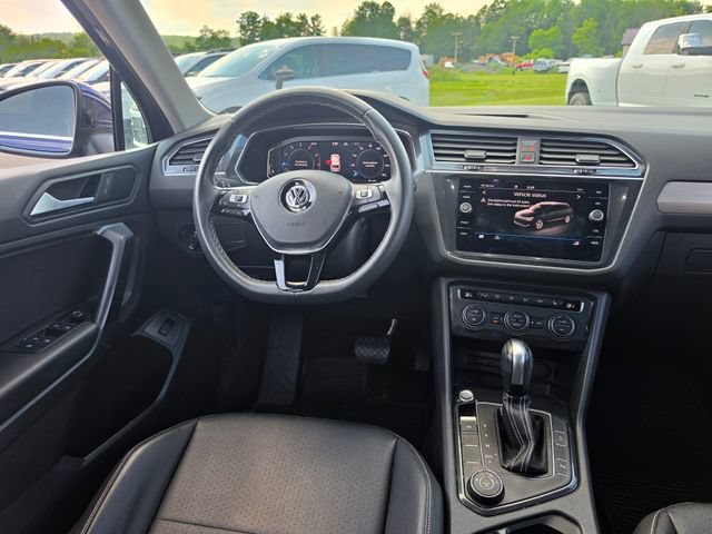 Used 2021 Volkswagen Tiguan SEL AWD/4WD image 14