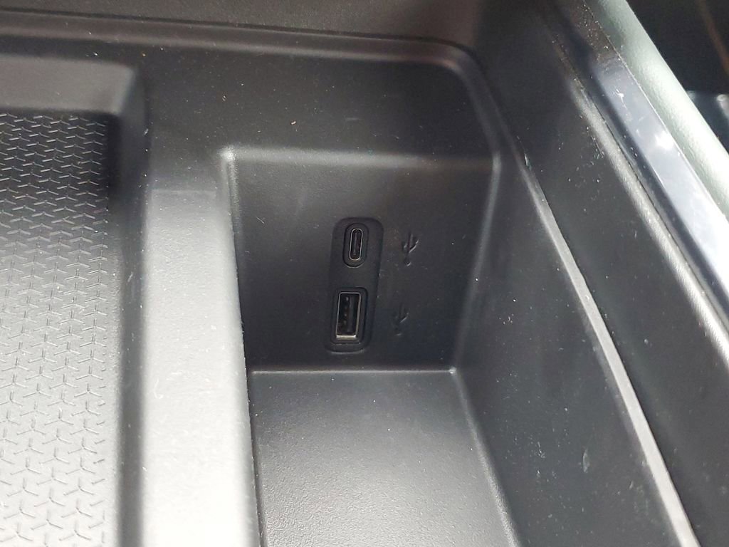 Used 2024 GMC Acadia AT4 image 29