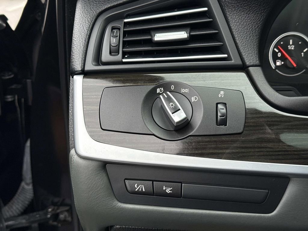 Used 2013 BMW M5 RWD image 19