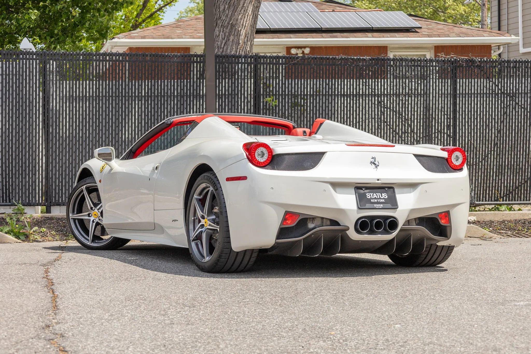 Used 2012 Ferrari 458 Spider RWD image 33