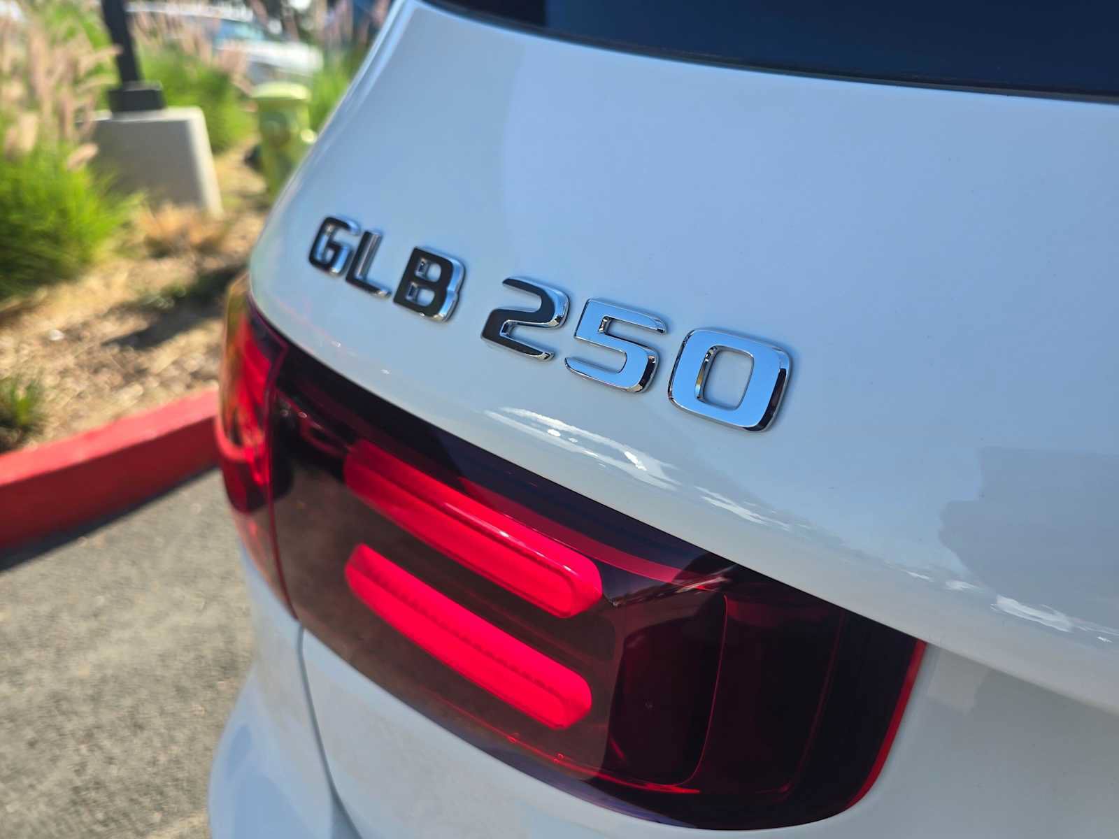 Used 2024 Mercedes-Benz GLB 250 4MATIC image 13