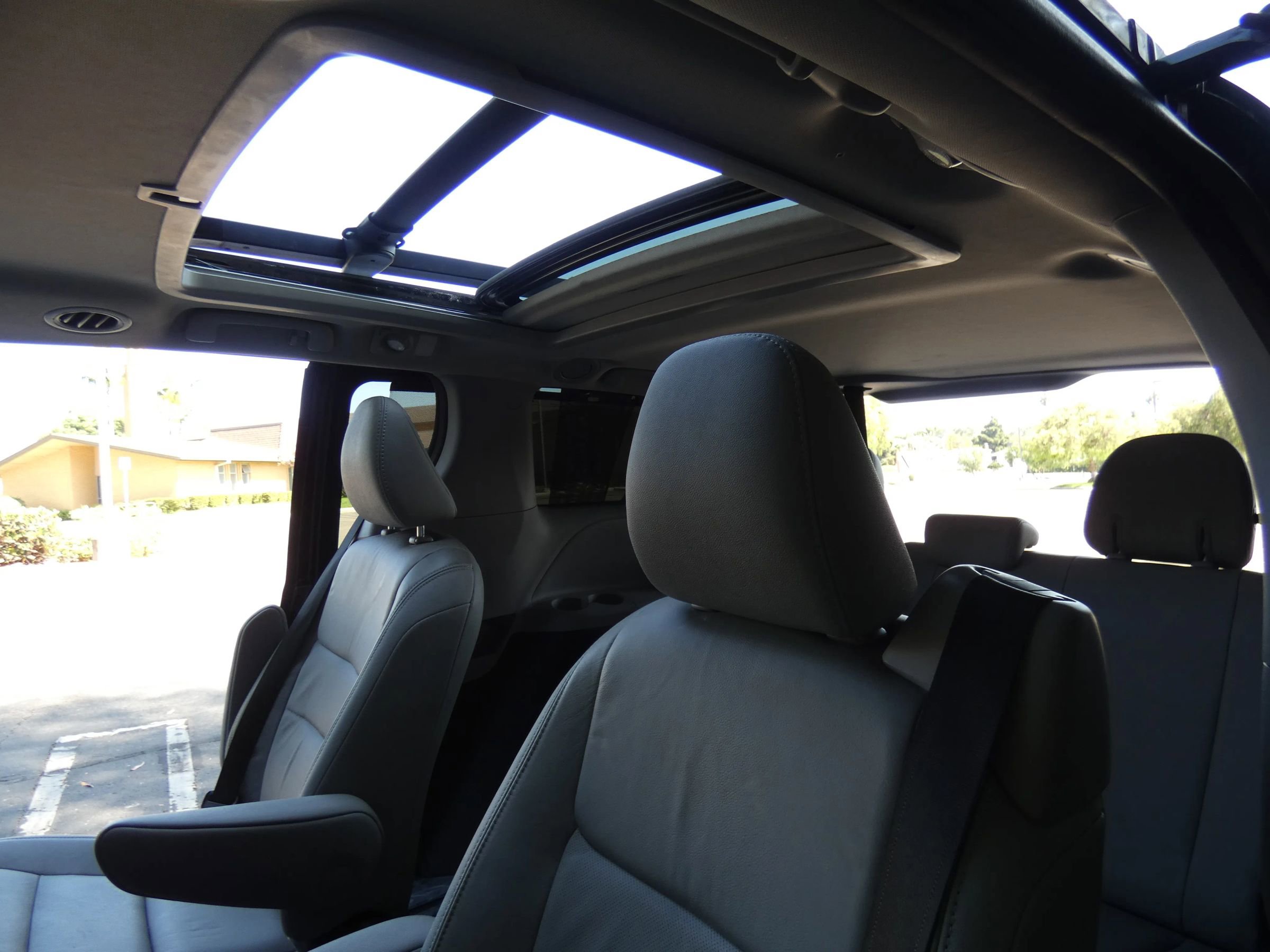 Used 2018 Toyota Sienna Limited image 50