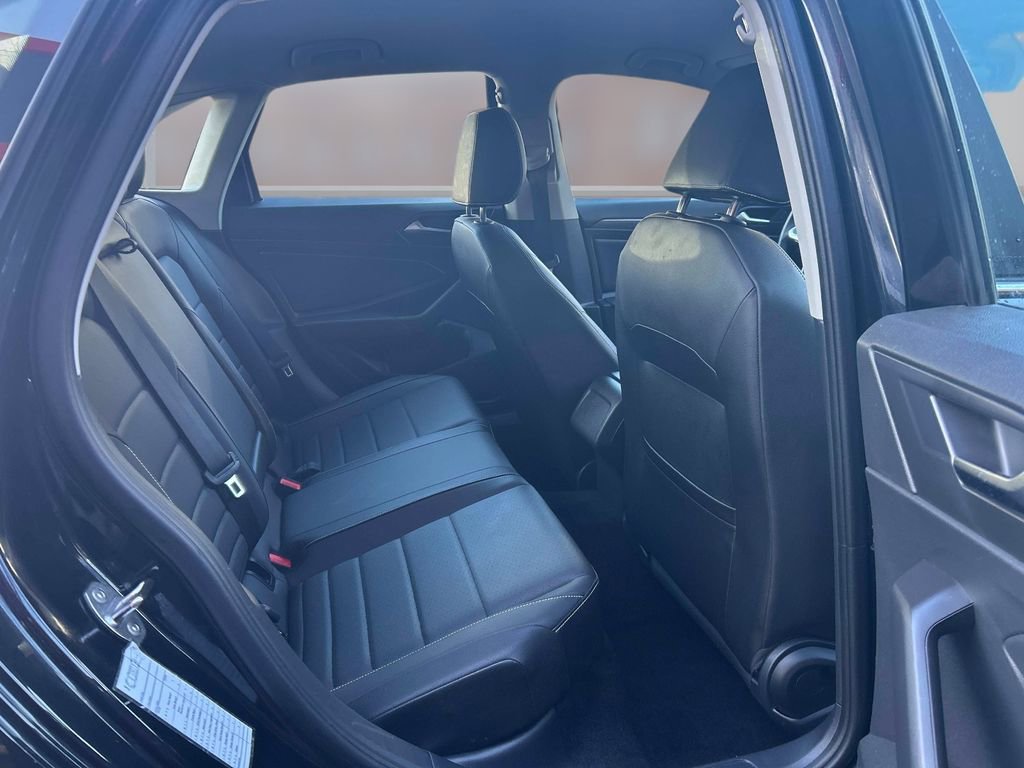 Used 2024 Volkswagen Jetta SE image 14