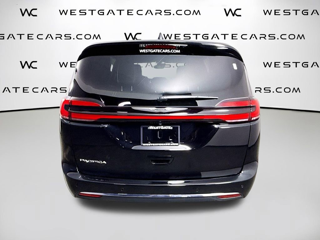 New 2026 Chrysler Pacifica Select image 7