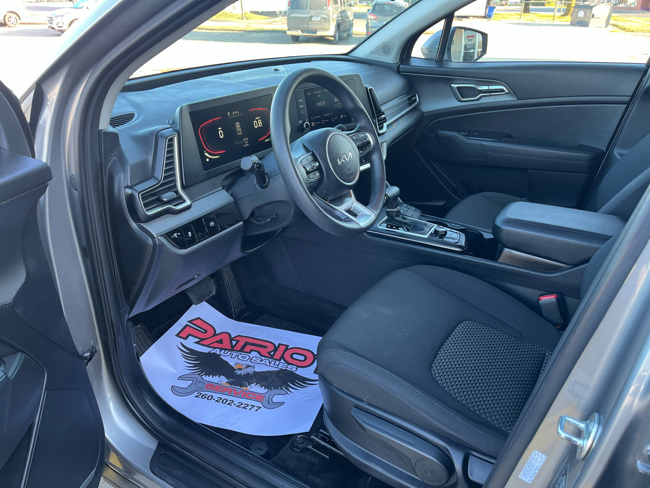 Used 2024 Kia Sportage LX image 7