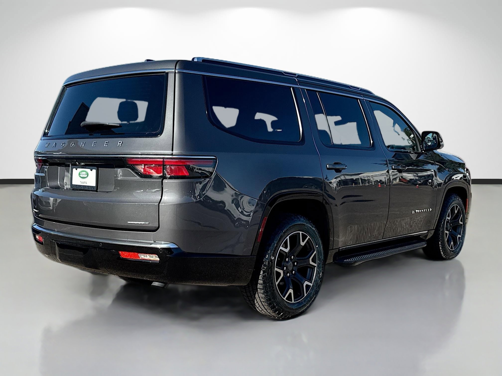 Used 2023 Jeep Wagoneer Series III w/ Convenience Group I image 5