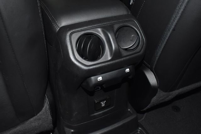 Used 2022 Jeep Wrangler Unlimited Sahara image 29