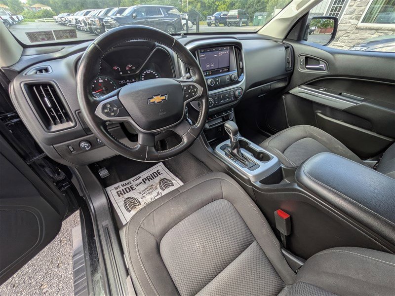 Used 2022 Chevrolet Colorado LT w/ LT Convenience Package image 16