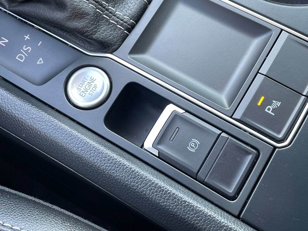 Used 2021 Volkswagen Atlas SE image 41