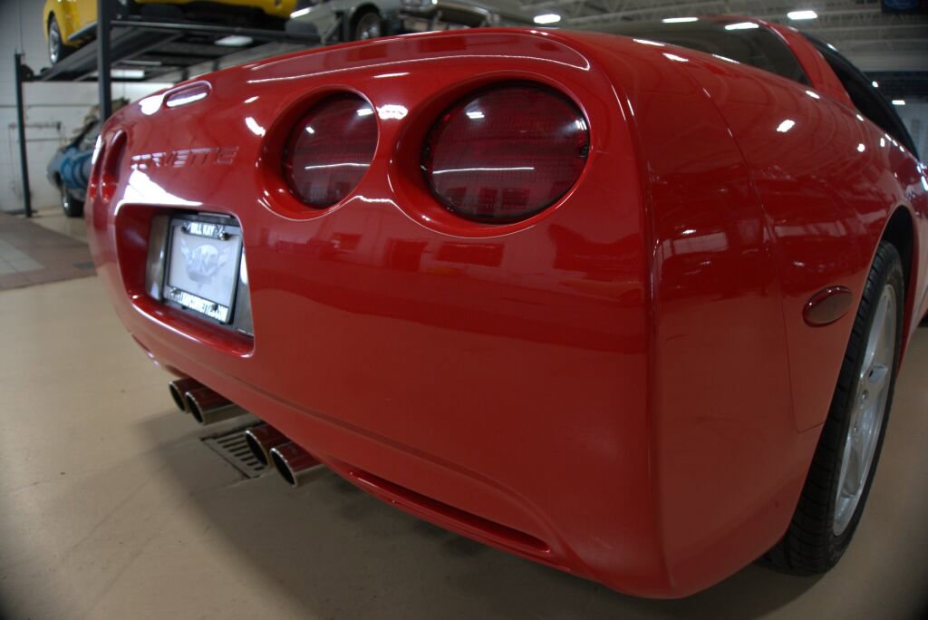 Used 2000 Chevrolet Corvette Coupe w/ Roof Pkg RWD image 20
