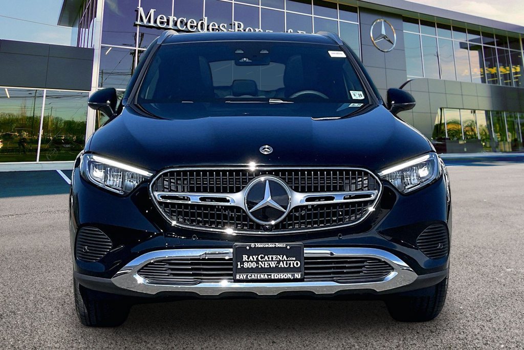 Certified 2025 Mercedes-Benz GLC 350e 4MATIC image 3