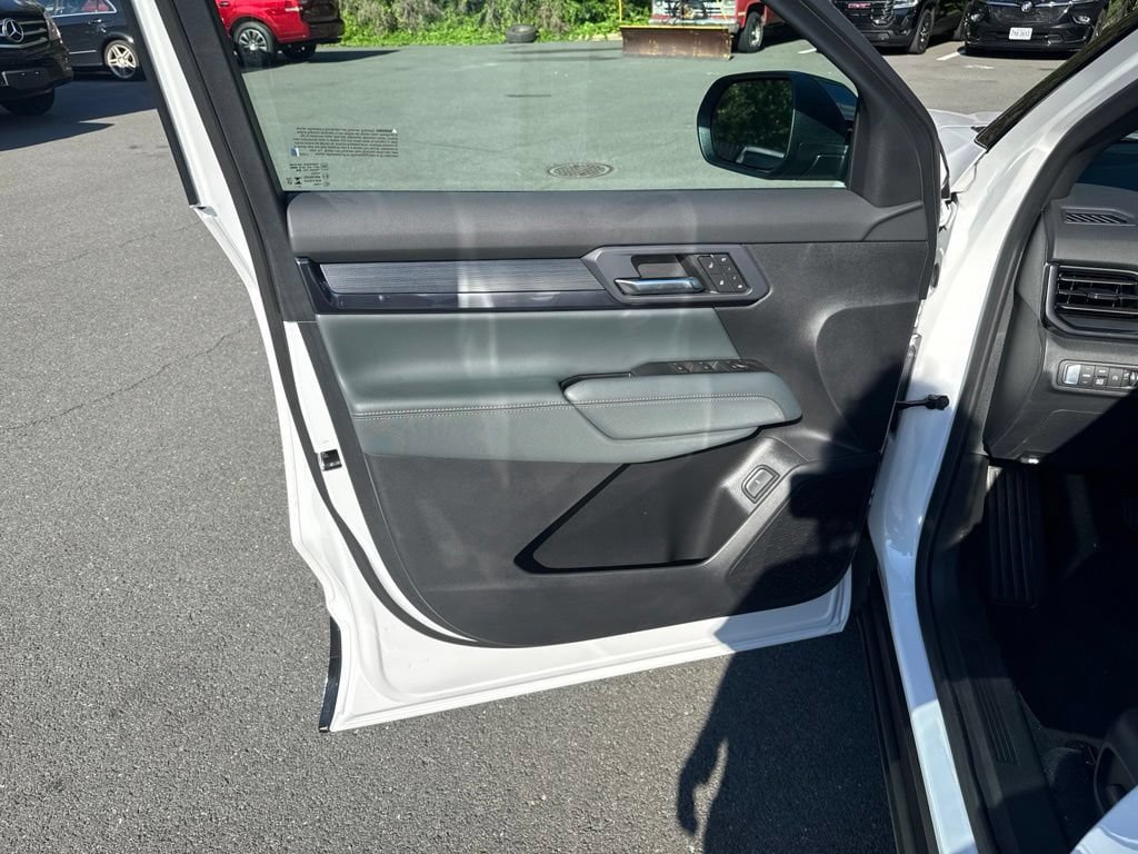 New 2026 GMC Terrain AT4 w/ Convenience Package III AWD/4WD image 19