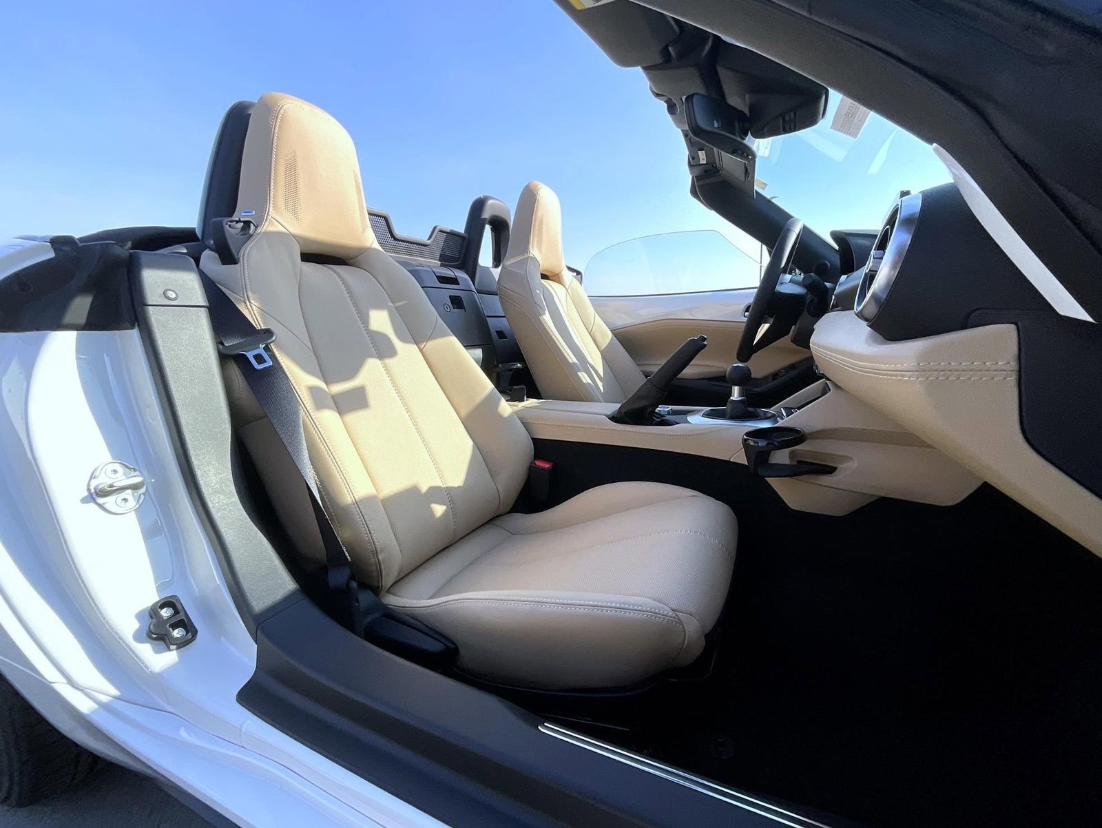New 2026 MAZDA MX-5 Miata Grand Touring w/ Weather Package RWD image 17