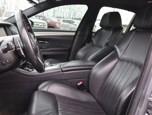 Used 2015 BMW M5 image 13